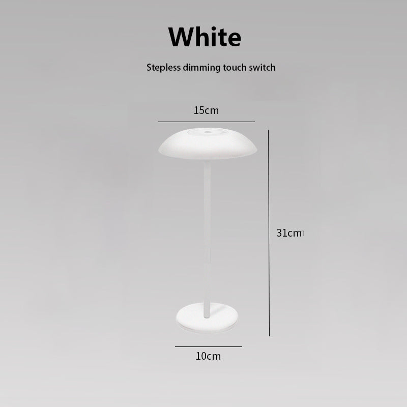Luna opladelig bordlampe i hvid med mål og touch dæmpning i moderne nordisk design